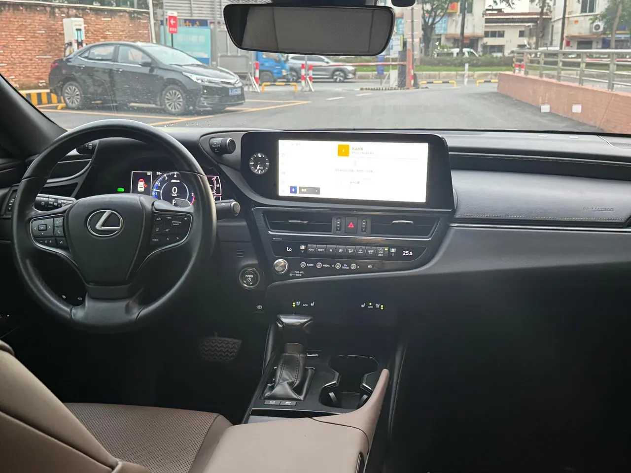 Lexus ES (Imported) 2022 ES300h 2.5 Stepless Premium Edition Automatic Gear 7