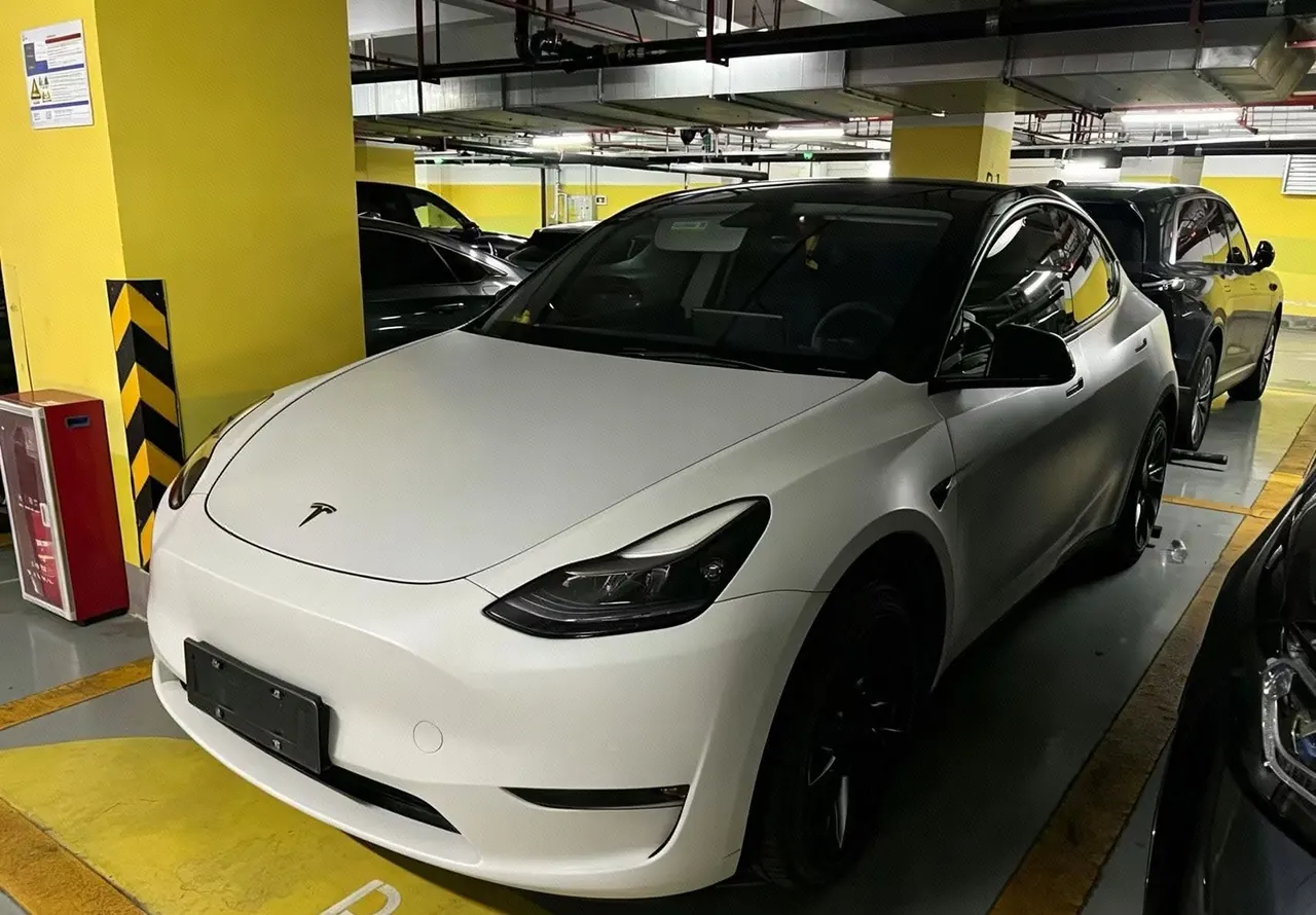 Open image lightbox: Tesla 2021 Model Y Standard Endurance Rear Drive Automatic Gear