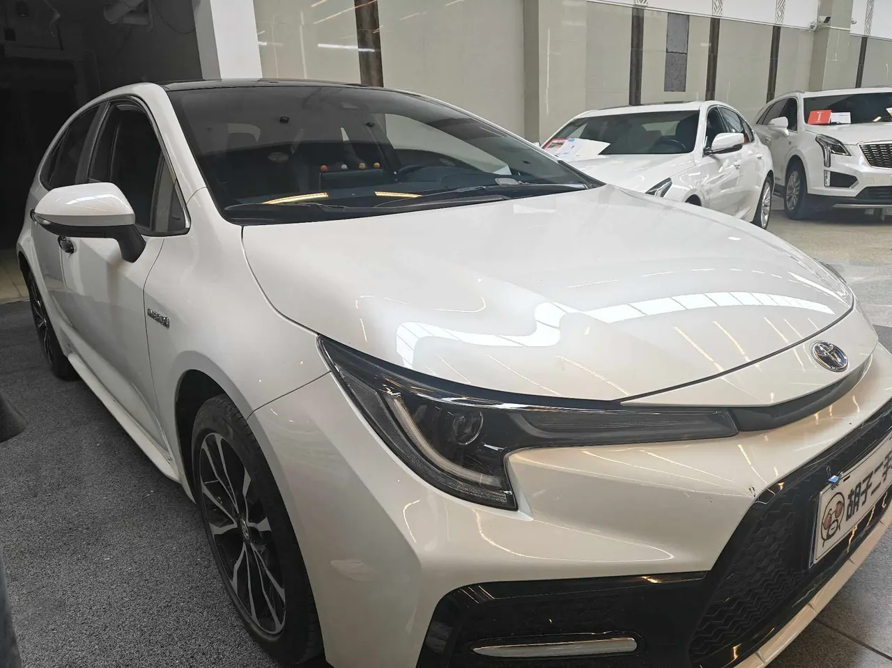 Toyota 2021 Lei Ling Shuangqing 1.8H Stepless Sports Edition Automatic Gear 3