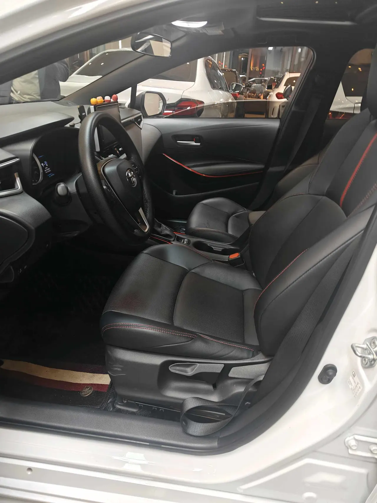 Toyota 2021 Lei Ling Shuangqing 1.8H Stepless Sports Edition Automatic Gear 4