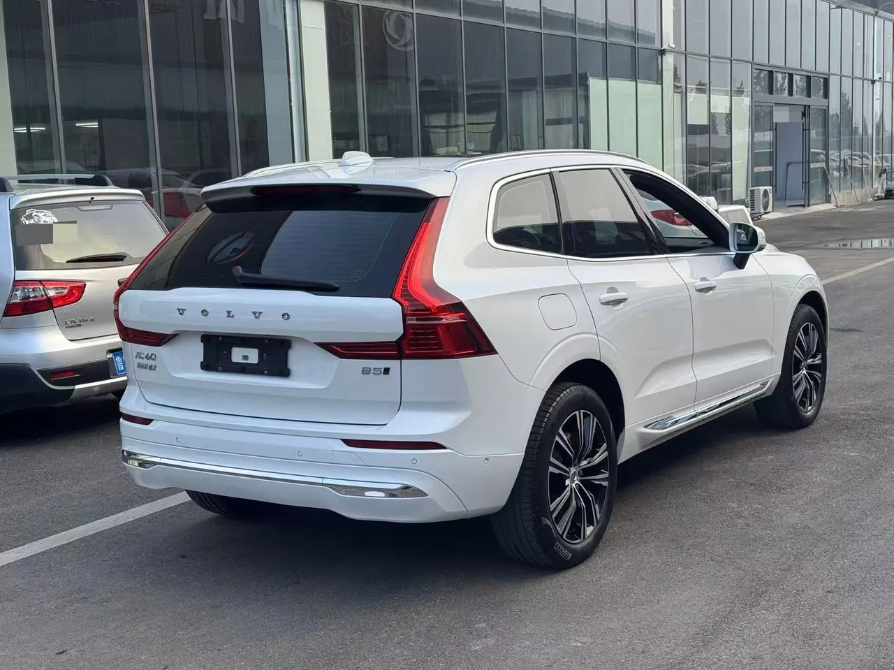 Volvo 2022 XC60 48V 2.0T B5 4WD Zhiya Deluxe Edition Automatic Gear 4