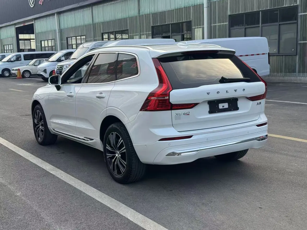 Volvo 2022 XC60 48V 2.0T B5 4WD Zhiya Deluxe Edition Automatic Gear 7