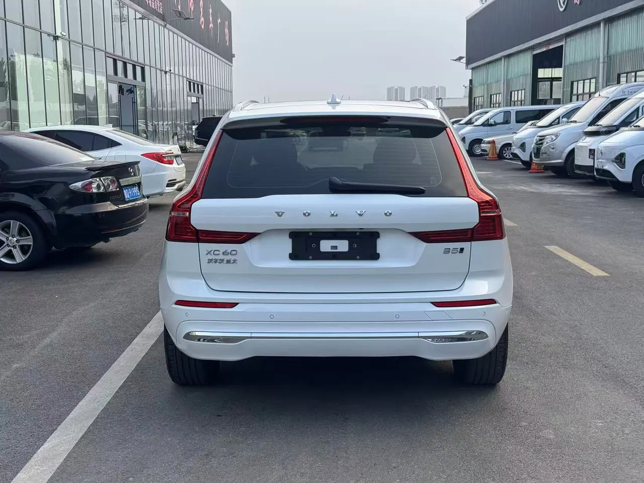 Volvo 2022 XC60 48V 2.0T B5 4WD Zhiya Deluxe Edition Automatic Gear 8