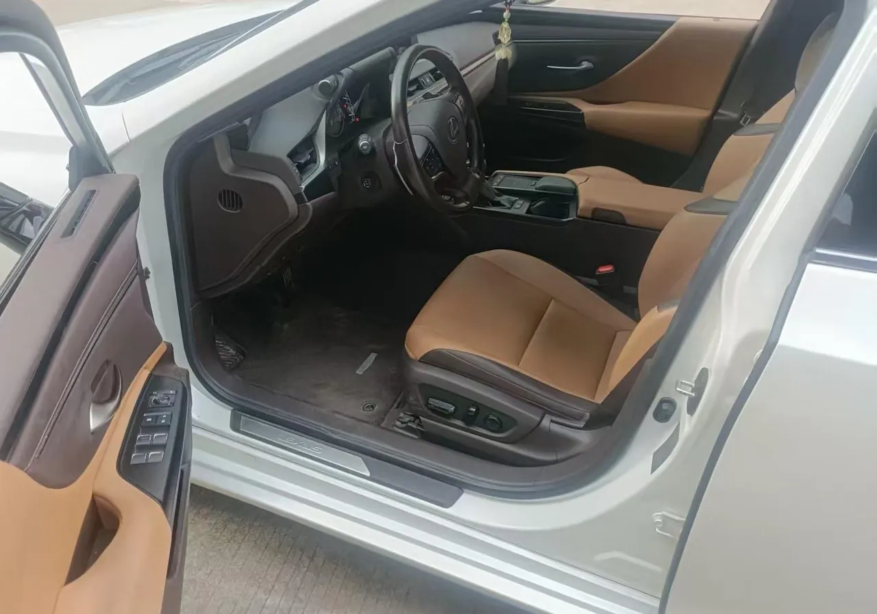 Lexus ES (Imported) 2021 ES200 2.0 Stepless Premium Edition Automatic Gear 2