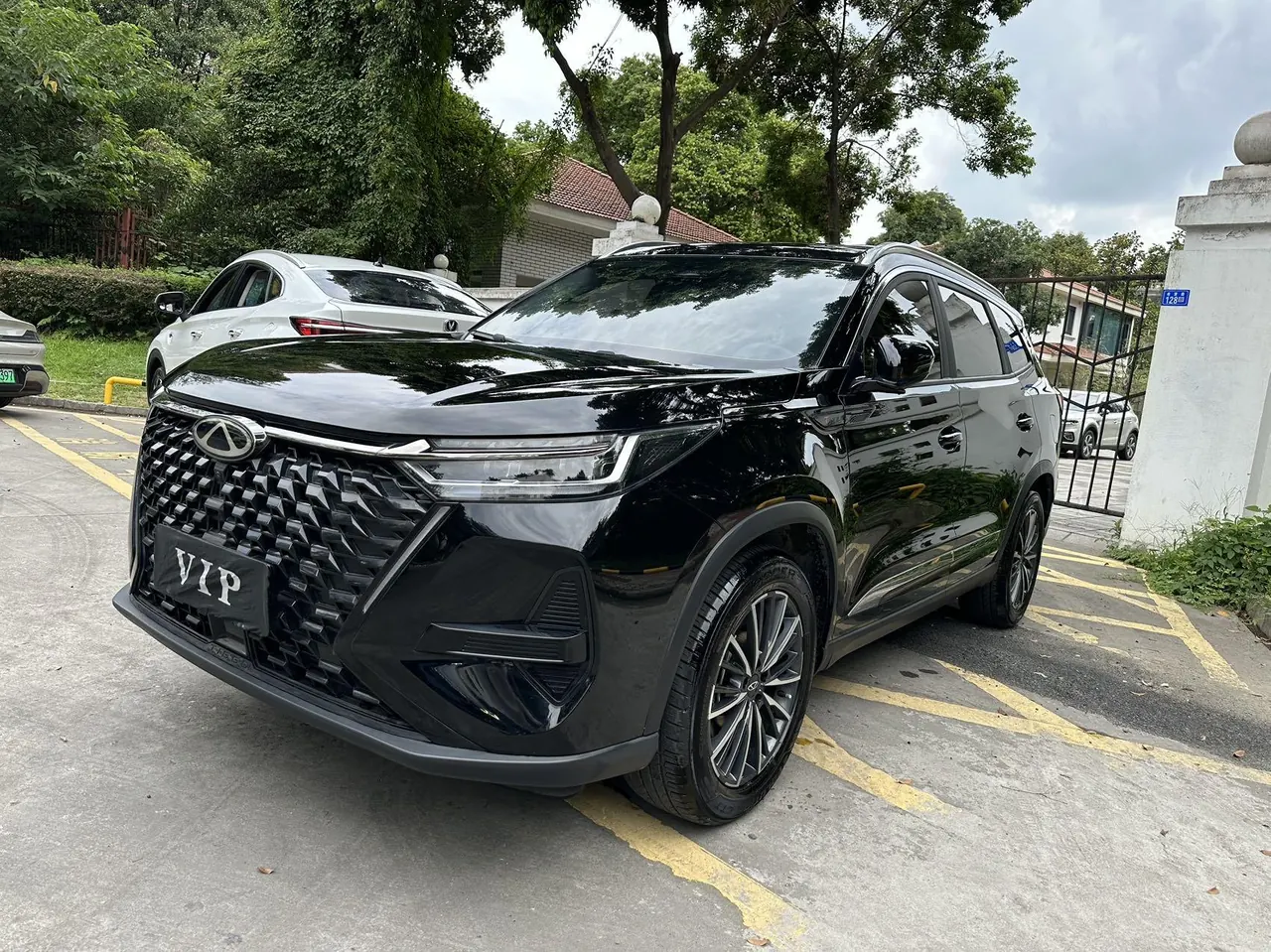 Chery 2024 Ruihu 8 PRO 1.6T 290T Champion Edition Two-Drive Peak Edition 7-seat Automatic Gear 2