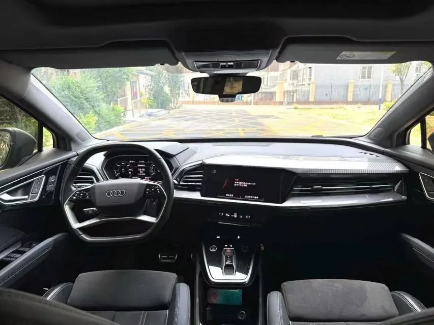 Audi 2022 Q4 e-tron 40 Creation Edition Automatic Gear 8