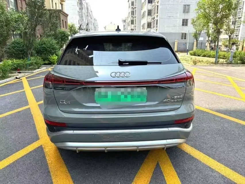 Audi 2022 Q4 e-tron 40 Creation Edition Automatic Gear 9