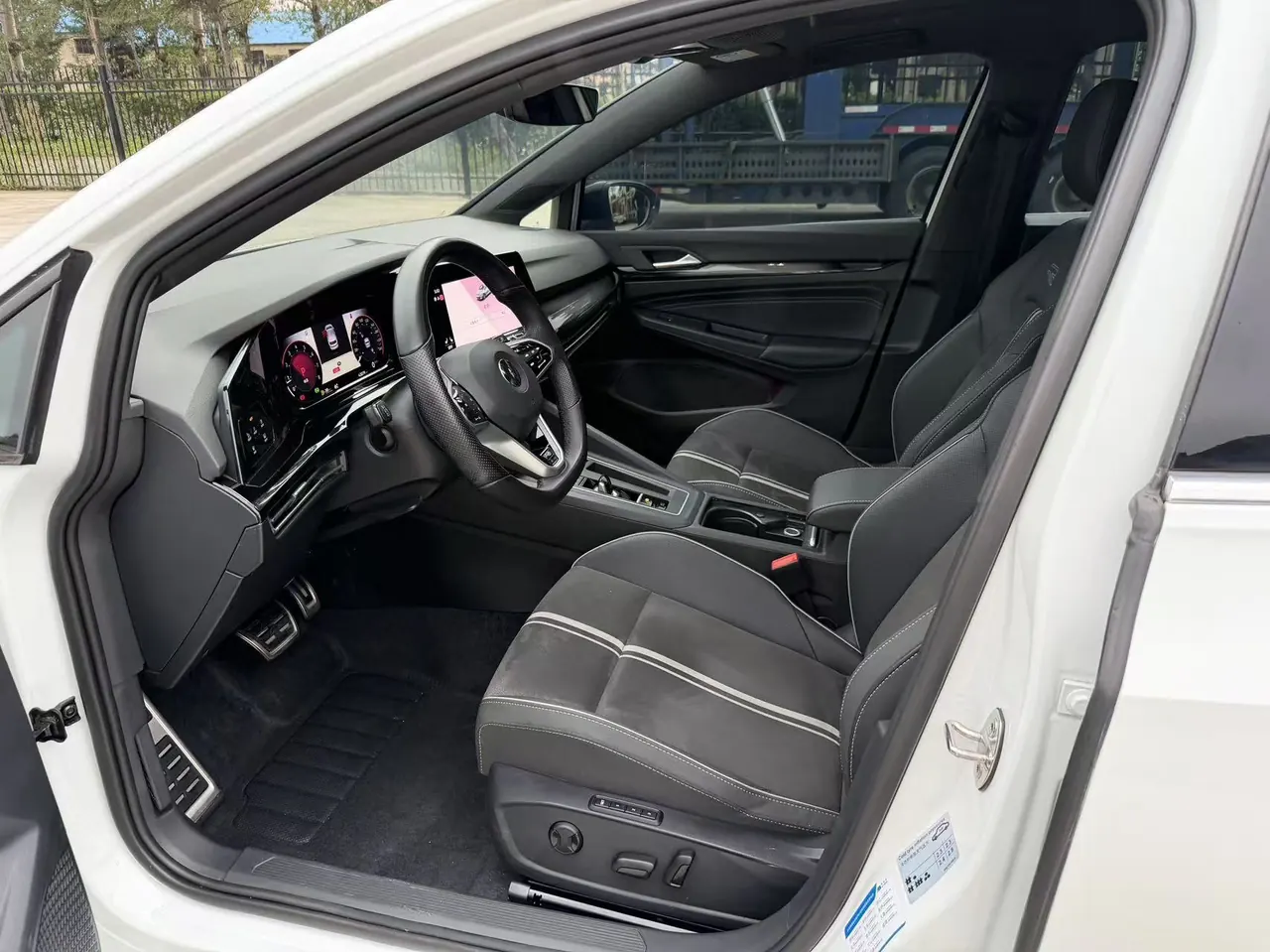 Volkswagen 2021 Golf 8 R-Line 1.4TSI 280TSI Automatic 11