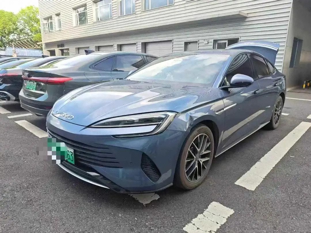 Open image lightbox: BYD 2023 Seal DM-i 1.5T Stepless 121km Flagship Automatic Gear