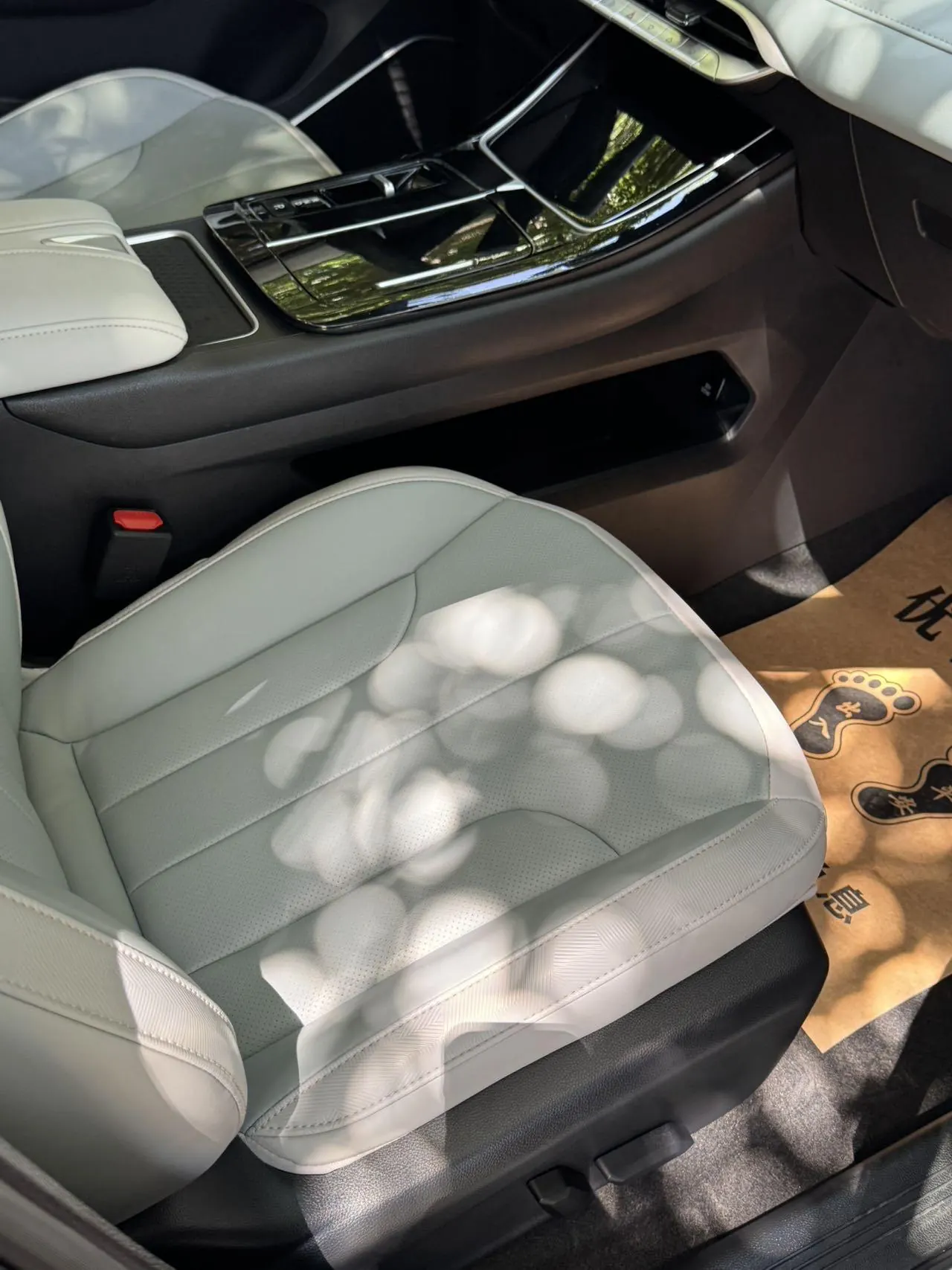 Venucia 2023 large V DD-i super hybrid 1.5T stepless 110km iT version automatic gear 9