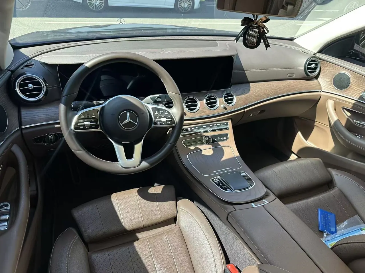 Mercedes Benz E Class 2020 E 260 L 48V 1.5T (modified) automatic gear 3