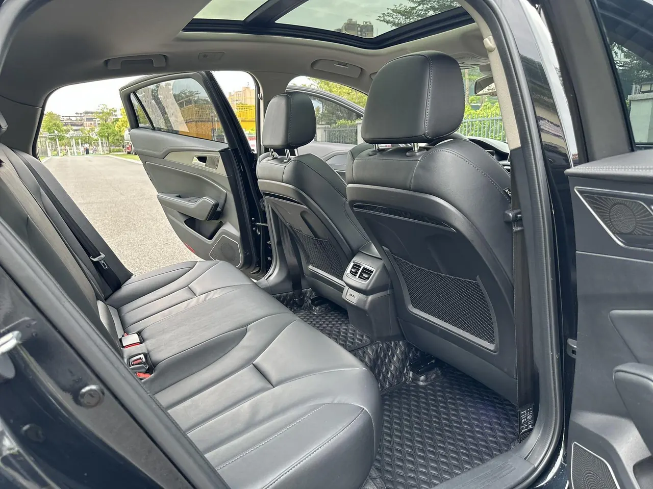 HongQi 2020 H5 1.8TD Zhilian Flag Edition Automatic Gear 6