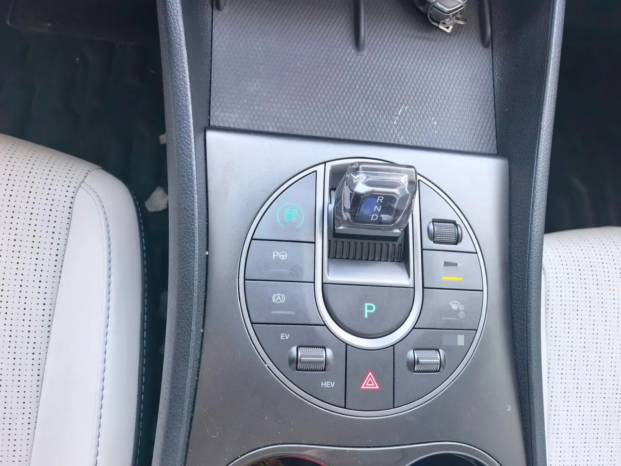 BYD 2025 seals 05 DM-i 1.5 stepless smart driving version 120KM flagship automatic gear 9