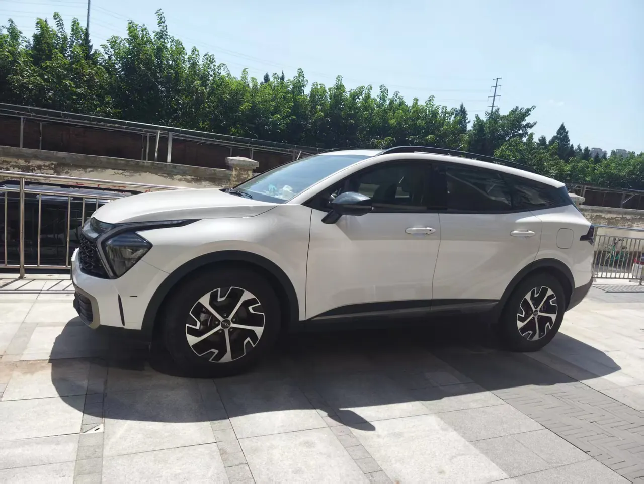 Kia 2023 Lion Platinum Extension 1.5T Two-Drive Premium Edition Automatic Gear 2