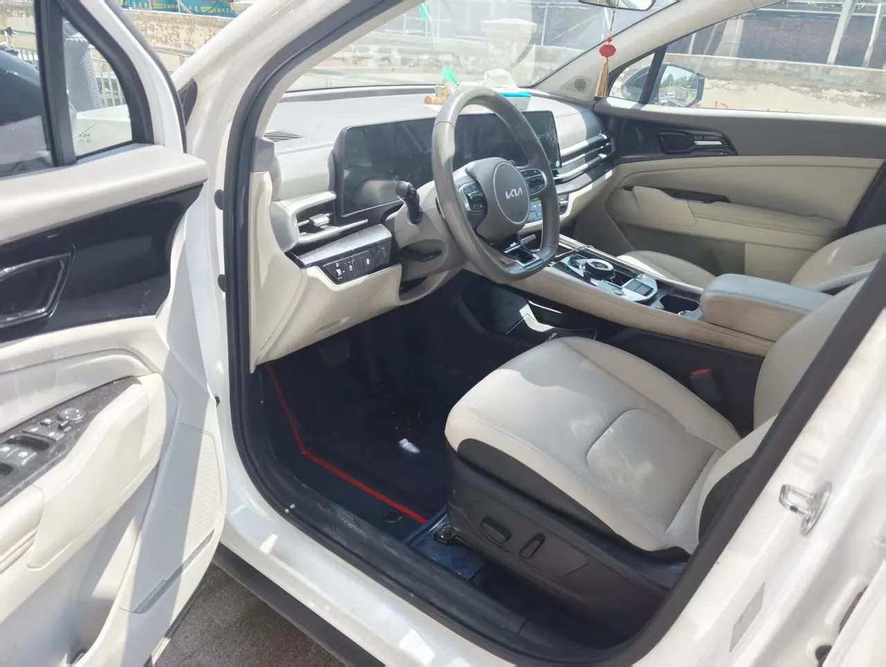 Kia 2023 Lion Platinum Extension 1.5T Two-Drive Premium Edition Automatic Gear 3