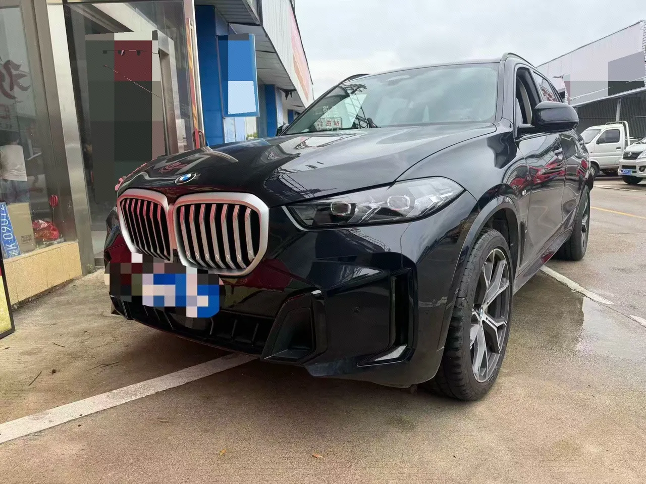 Open image lightbox: BMW 2026 X5 xDrive30Li 48V 2.0T exclusive m sports obsidian night suit automatic gear