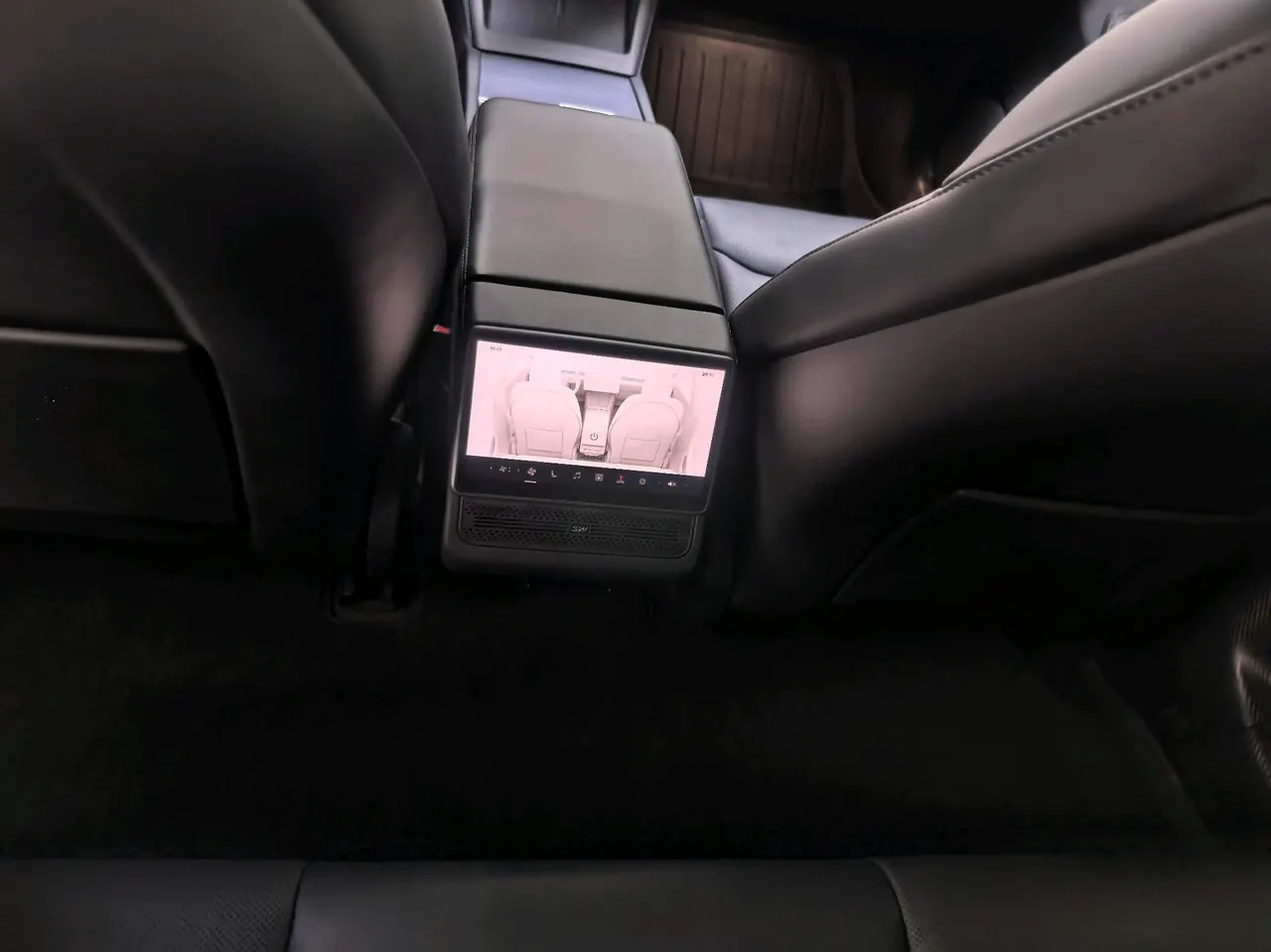 Tesla 2023 Model 3 Rejuvenation Edition Rear Wheel Drive Automatic Transmission 11