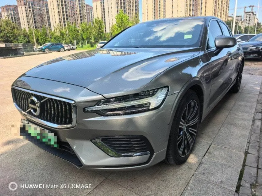 打开图片灯箱:Volvo S60 New Energy 2021 S60 PHEV 2.0T T8 Four-wheel Drive Zhiyi Deluxe Edition Automatic Gear