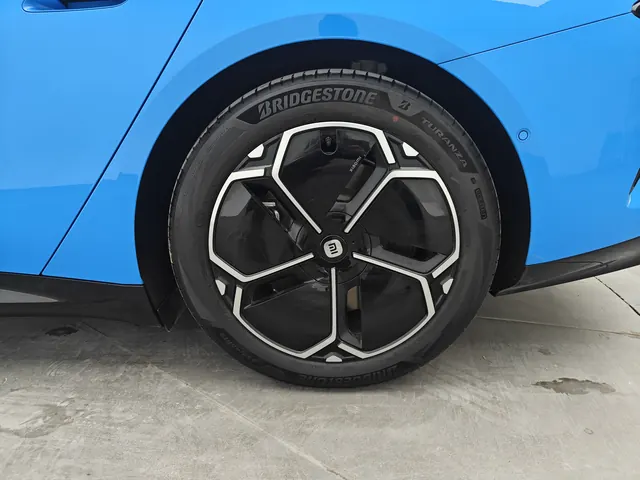 MI 2026 SU7 Pro automatic gear 8