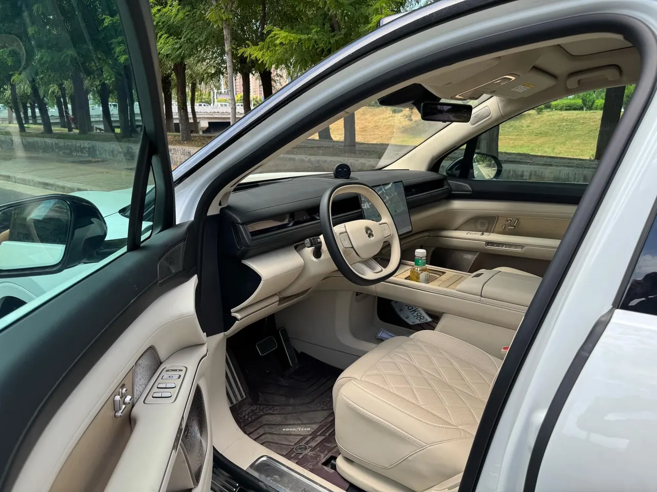 NIO 2026 ES8 6‑Seater Executive Signature Edition Automatic Transmission 2