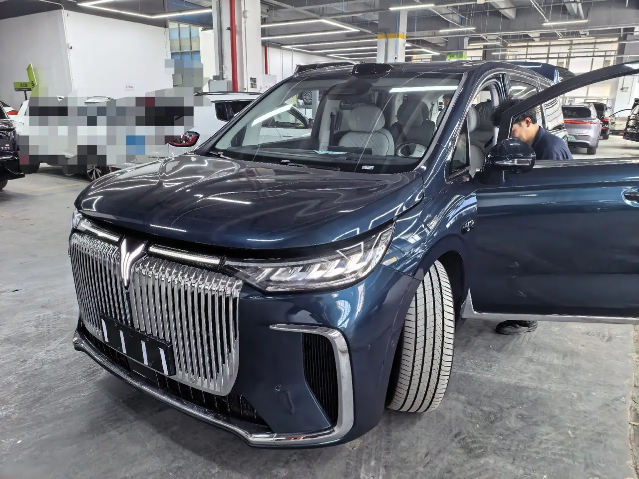 Open image lightbox: Voyah 2026 dreamers PHEV 1.5T dry Kun Ultra automatic gear
