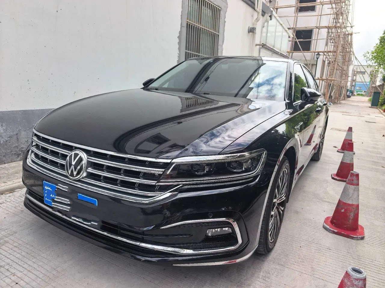 Volkswagen 2021 Huiang 2.0TSI 380TSI Deluxe Edition Automatic Gear - View 1
