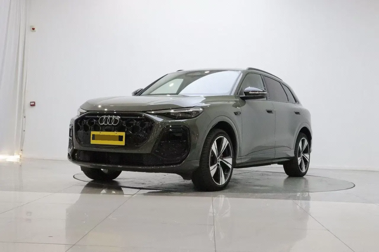 Open image lightbox: Audi 2026 Q5L 2.0T Smart Hybrid Flagship Automatic Gear