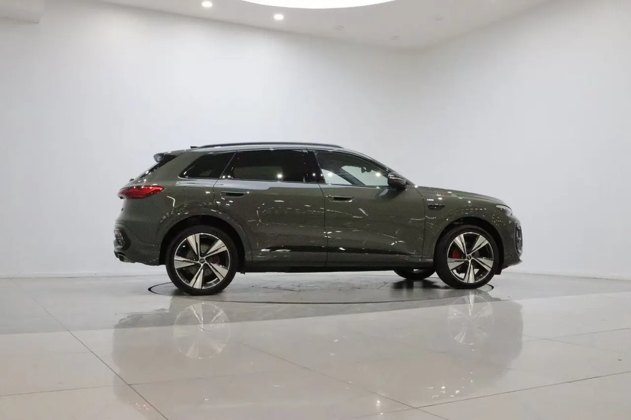 Audi 2026 Q5L 2.0T Smart Hybrid Flagship Automatic Gear 4