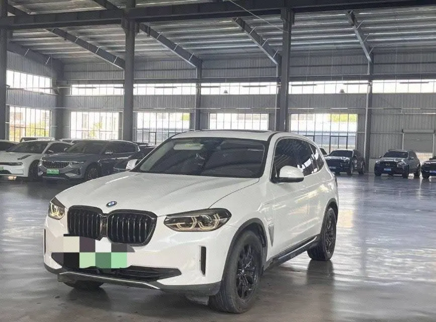 Open image lightbox: BMW 2022 iX3 leading automatic