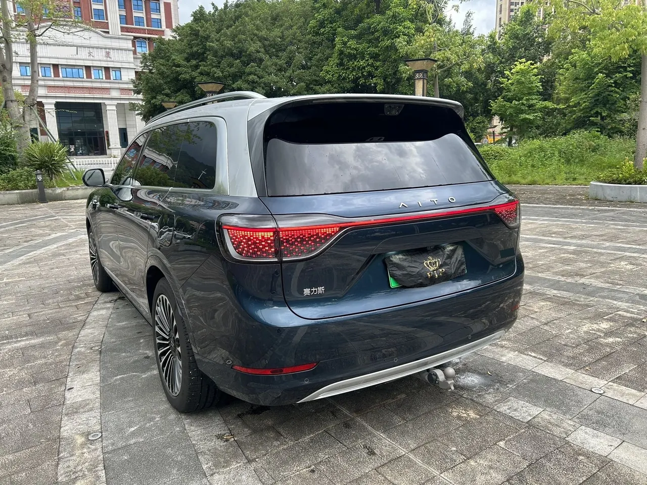 AITO 2025 AITO M9 extended range Ultra version 52kWh6 seat version automatic gear 4