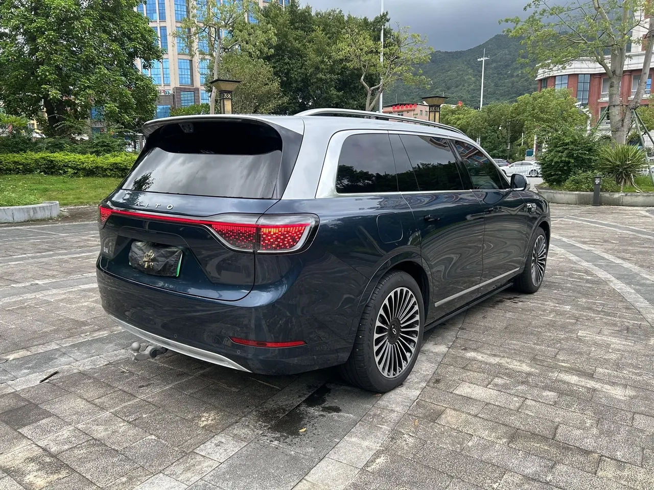 AITO 2025 AITO M9 extended range Ultra version 52kWh6 seat version automatic gear 5