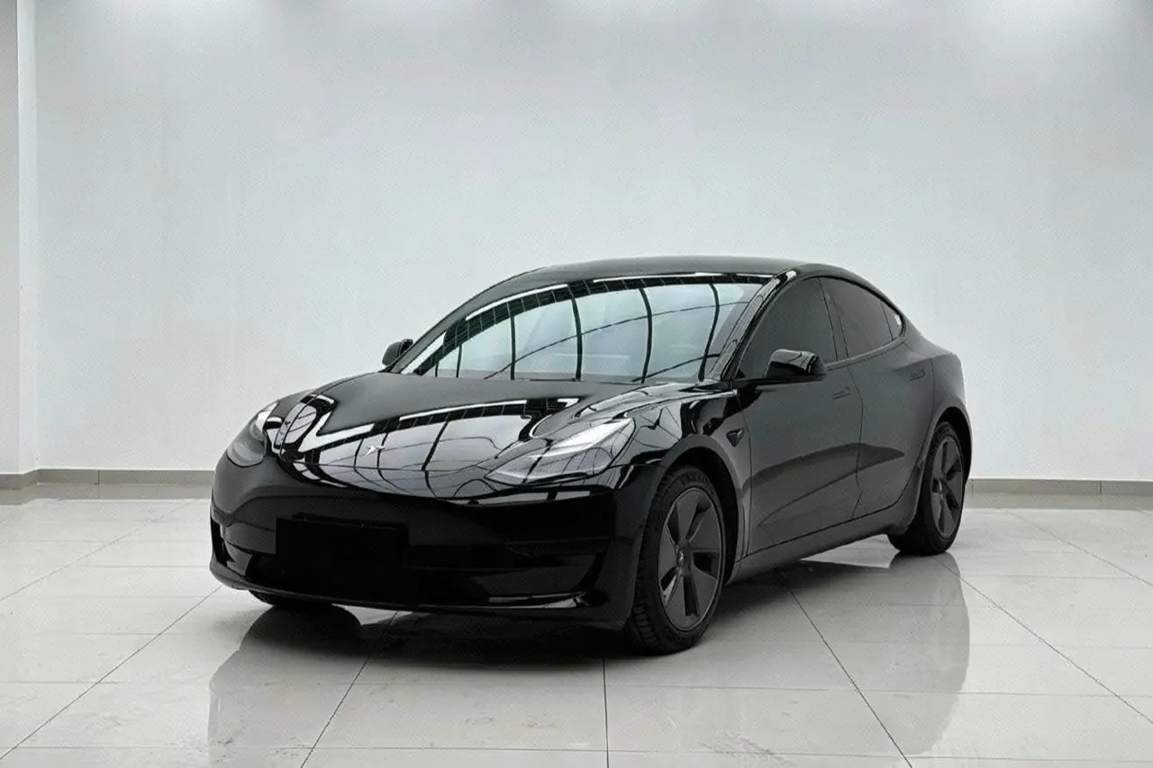 Open image lightbox: Tesla 2022 Model 3 rear-wheel drive version of automatic transmission