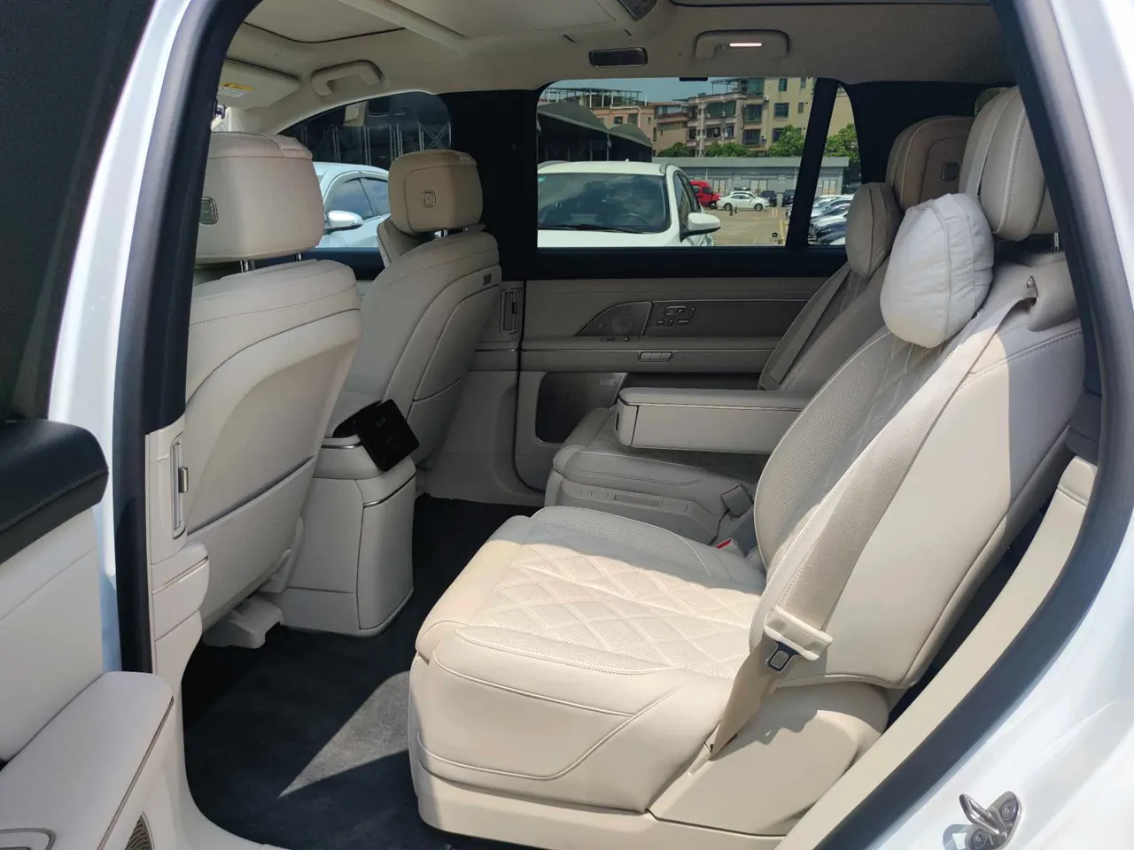 NIO 2026 ES8 6-seat executive deluxe automatic gear 5