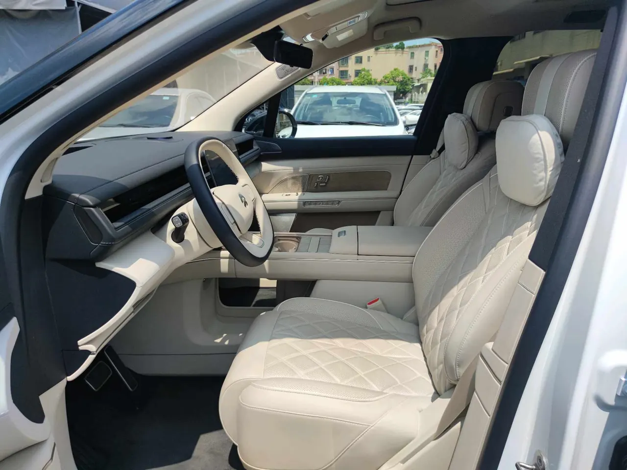 NIO 2026 ES8 6-seat executive deluxe automatic gear 6