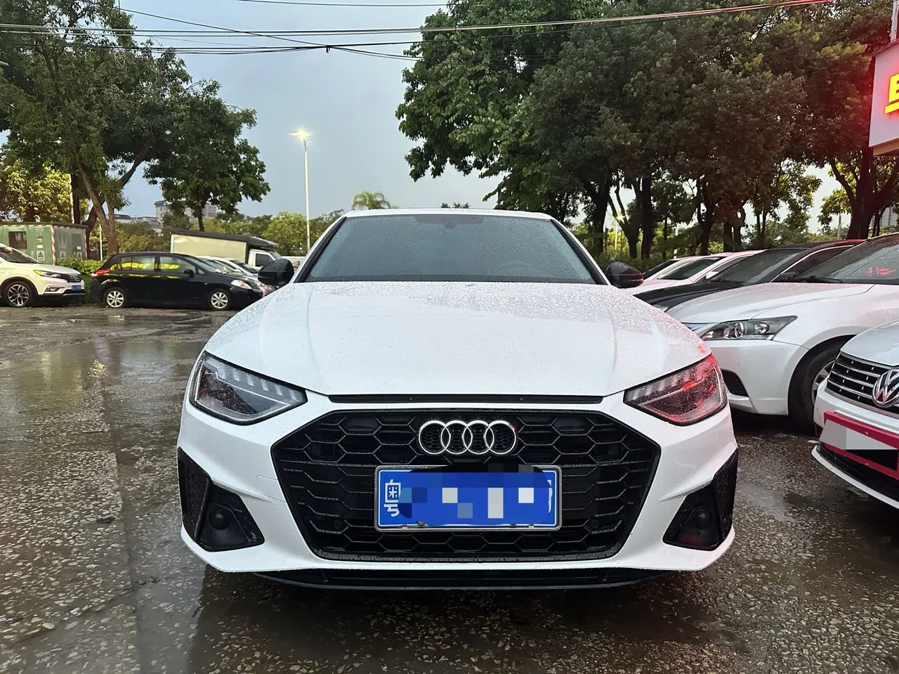 Audi 2022 A4L 2.0TFSI 40TFSI Deluxe Dynamic Automatic 2