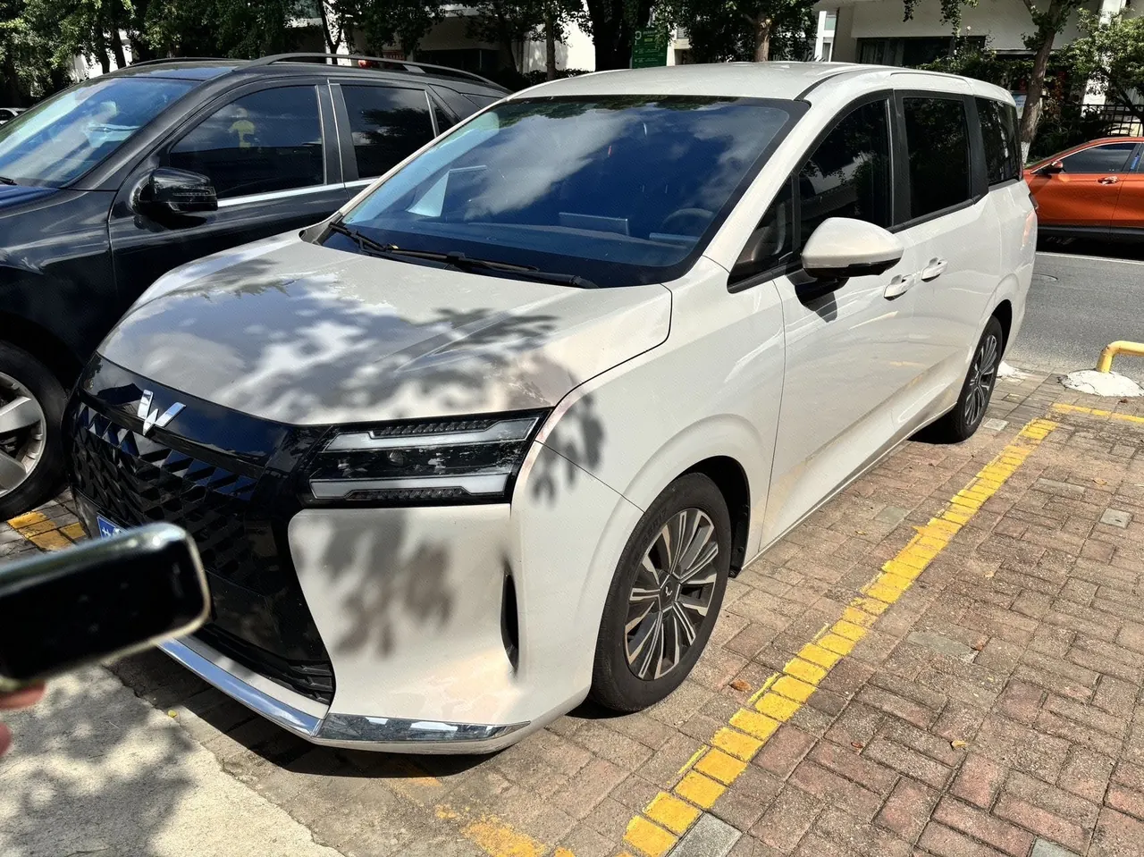 WuLing 2025 Starlight 730 1.5T CVT Elite Automatic Transmission - View 1