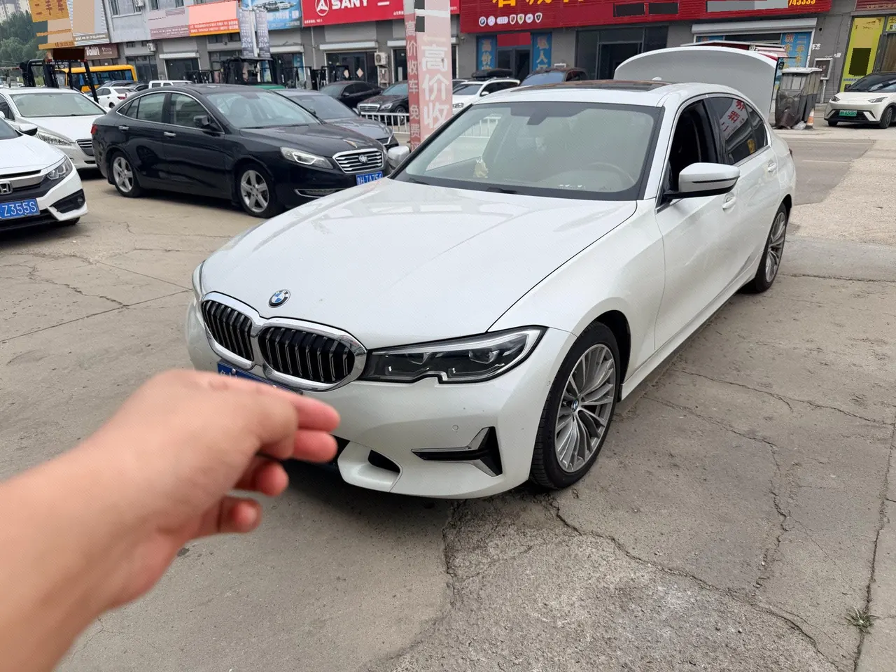 Open image lightbox: BMW 3 Series 2020 325Li 2.0T First Edition Automatic Gear