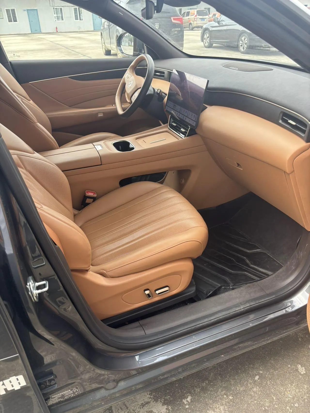 Aeolus 2025 L8 1.5T 185KM Dream Edition Automatic Gear 3