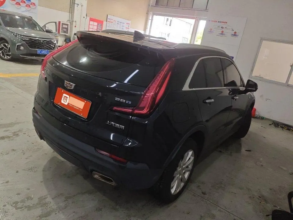 Cadillac 2022 XT4 48V 2.0T 28T Two-Drive Fashion Automatic Gear 2