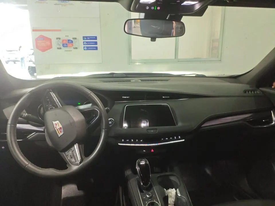 Cadillac 2022 XT4 48V 2.0T 28T Two-Drive Fashion Automatic Gear 3