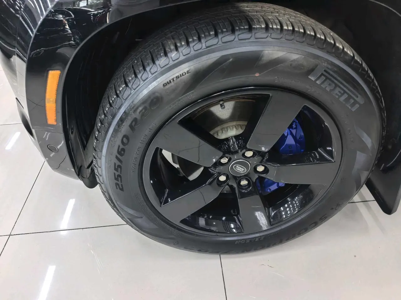 Land Rover Guard (Imported) 2023 Guard 110 48V 3.0T P400 X-DYNAMIC HSE (Modified) Automatic Gear 3