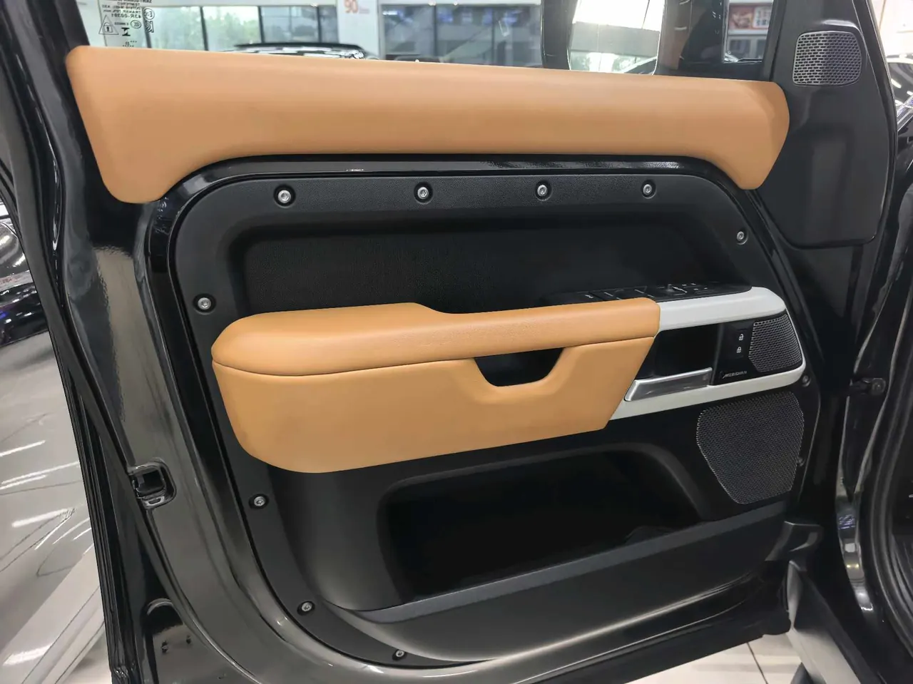 Land Rover Guard (Imported) 2023 Guard 110 48V 3.0T P400 X-DYNAMIC HSE (Modified) Automatic Gear 5