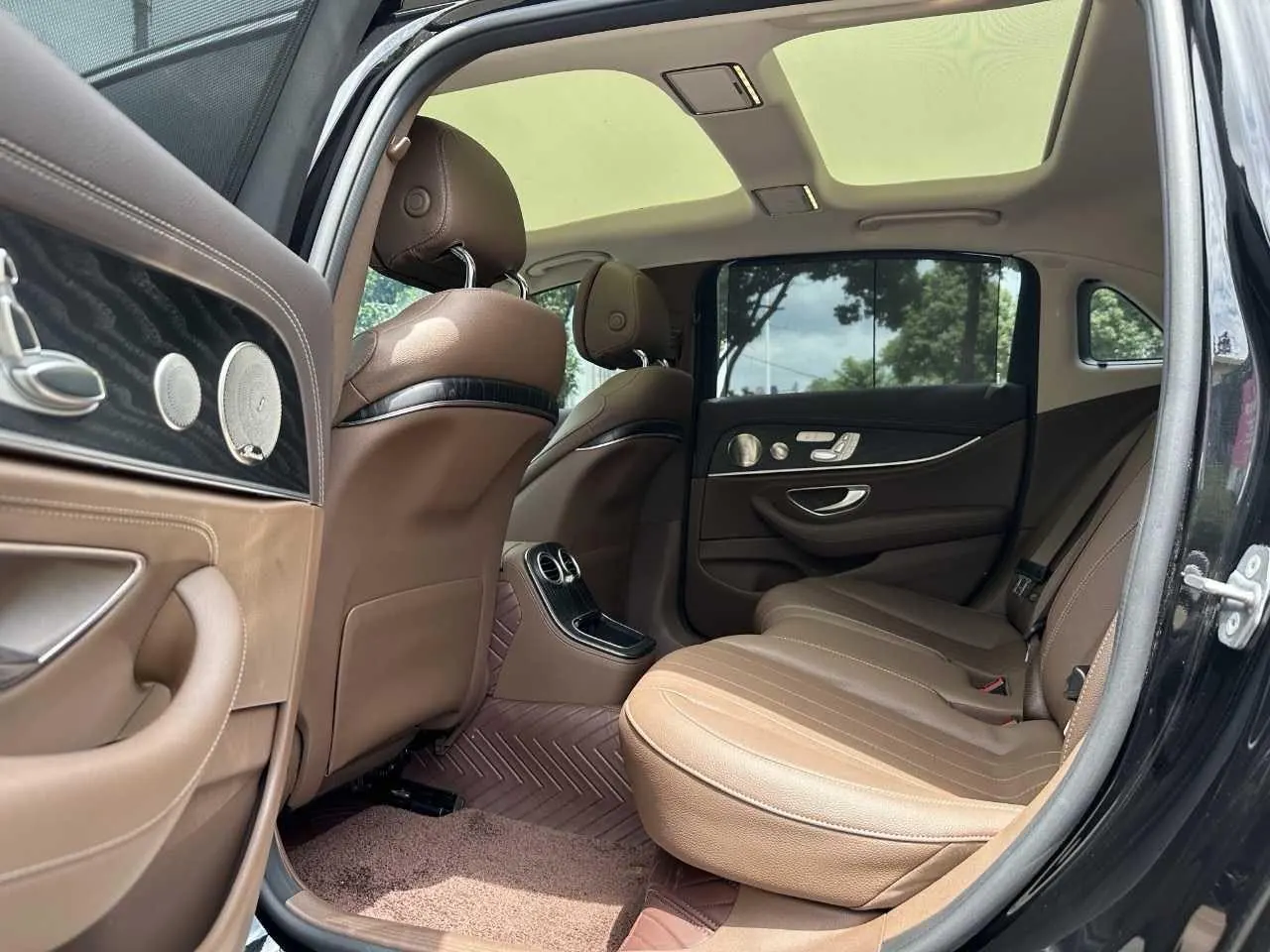Mercedes Benz E Class 2022 E 300 L 2.0T Luxury (Change 2) Automatic Gear 2