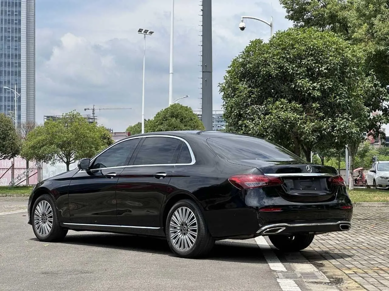 Mercedes Benz E Class 2022 E 300 L 2.0T Luxury (Change 2) Automatic Gear 3