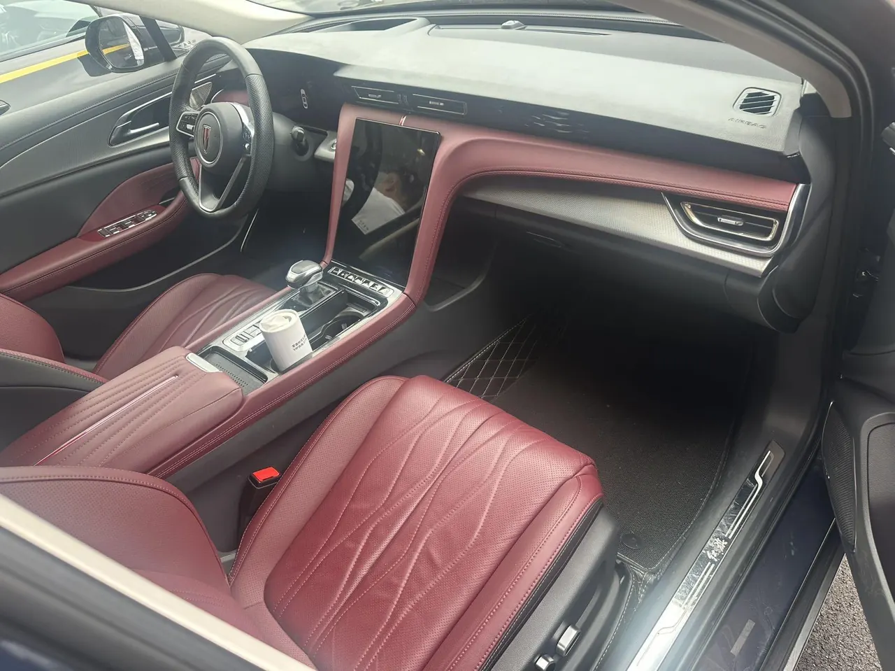 HongQi 2023 H5 2.0T Zhilian Flag Collar Edition Automatic Gear 4