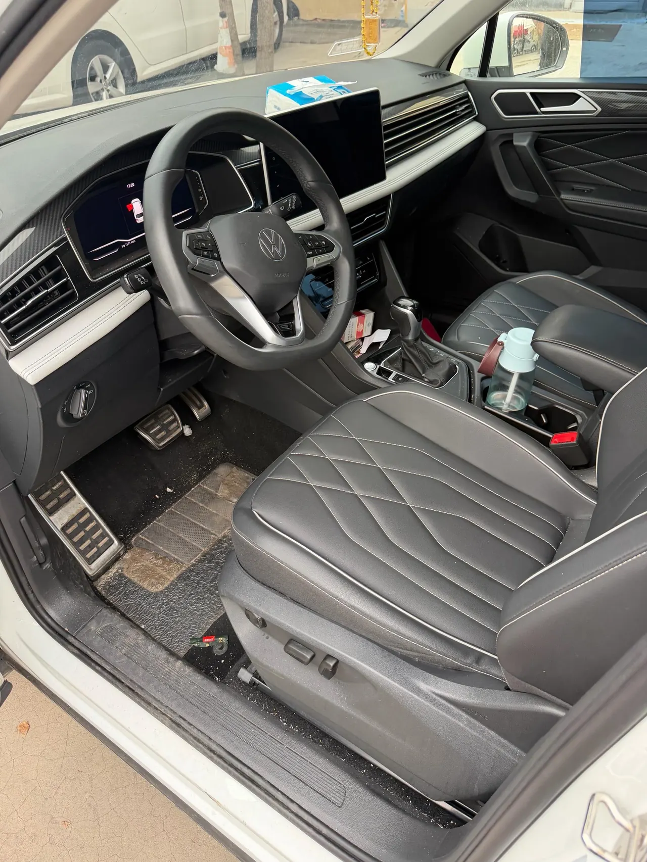 Volkswagen 2024 Tiguan L R-Line 2.0TSI 330TSI Two‑wheel‑drive R‑Line Dragon Glory Edition Automatic 5