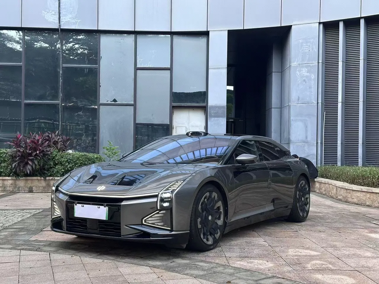 Open image lightbox: HiPhi 2023 HiPhi Z four-seater automatic gear