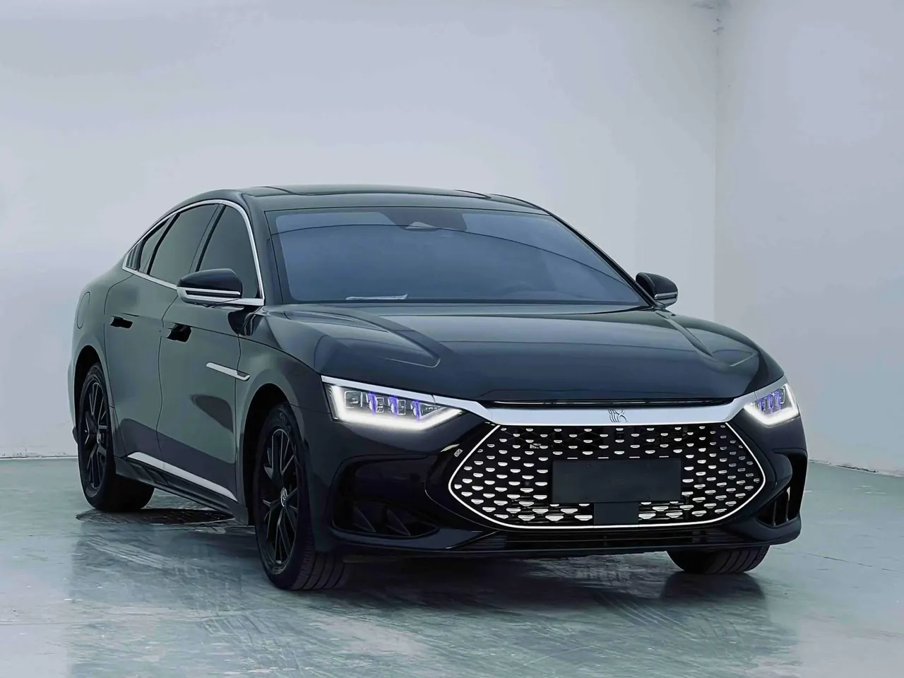 BYD 2024 Han DM-i 1.5T stepless glory version 121KM exclusive automatic gear 2