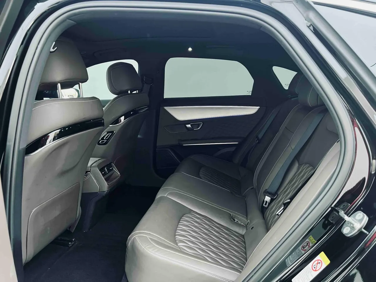 BYD 2024 Han DM-i 1.5T stepless glory version 121KM exclusive automatic gear 6