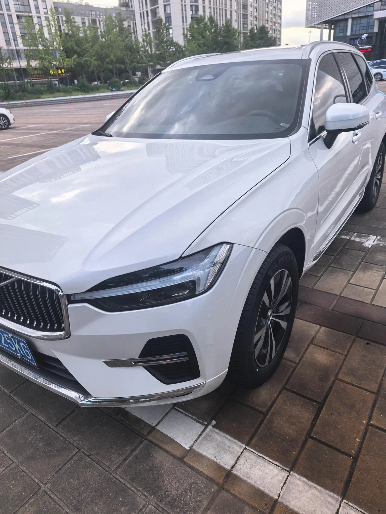 Open image lightbox: Volvo 2024 XC60 48V 2.0T B5 4-wheel drive Zhiyuan Deluxe Edition Automatic Gear